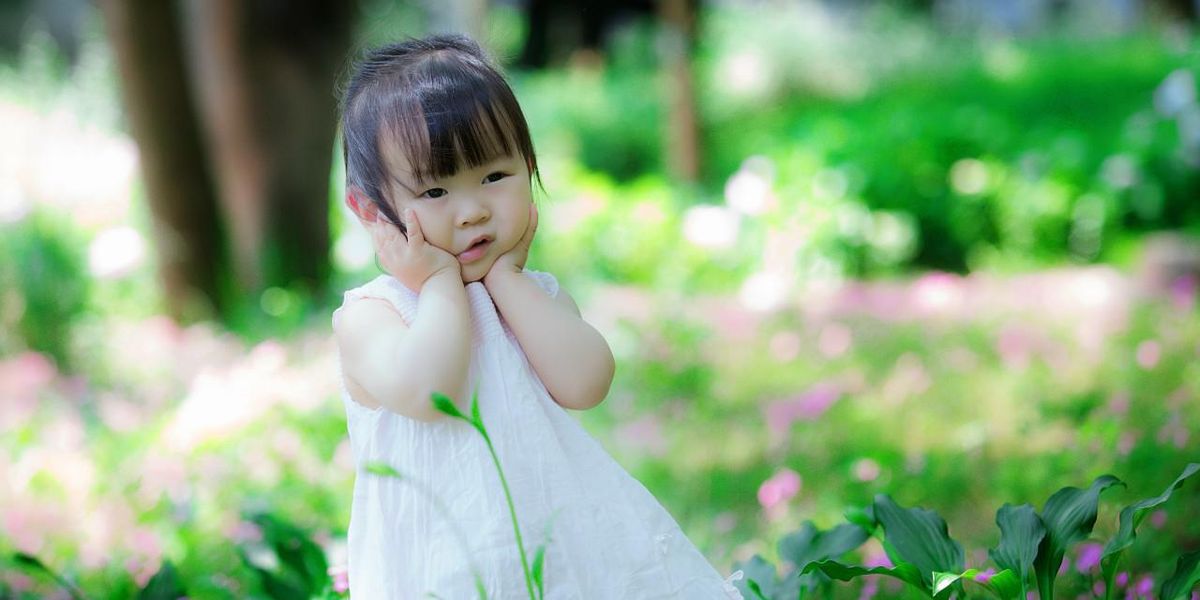 Kínai kislány Vuhanban