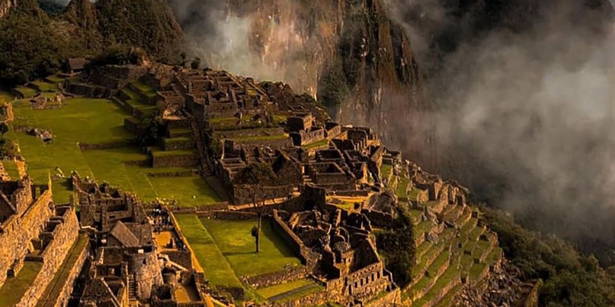 Machu Picchu, az egykori Inka Birodalomból maradt romváros a perui Cusco megyében