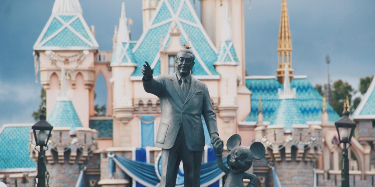 Walt Disney és Mickey Egér szobor Disneylandben