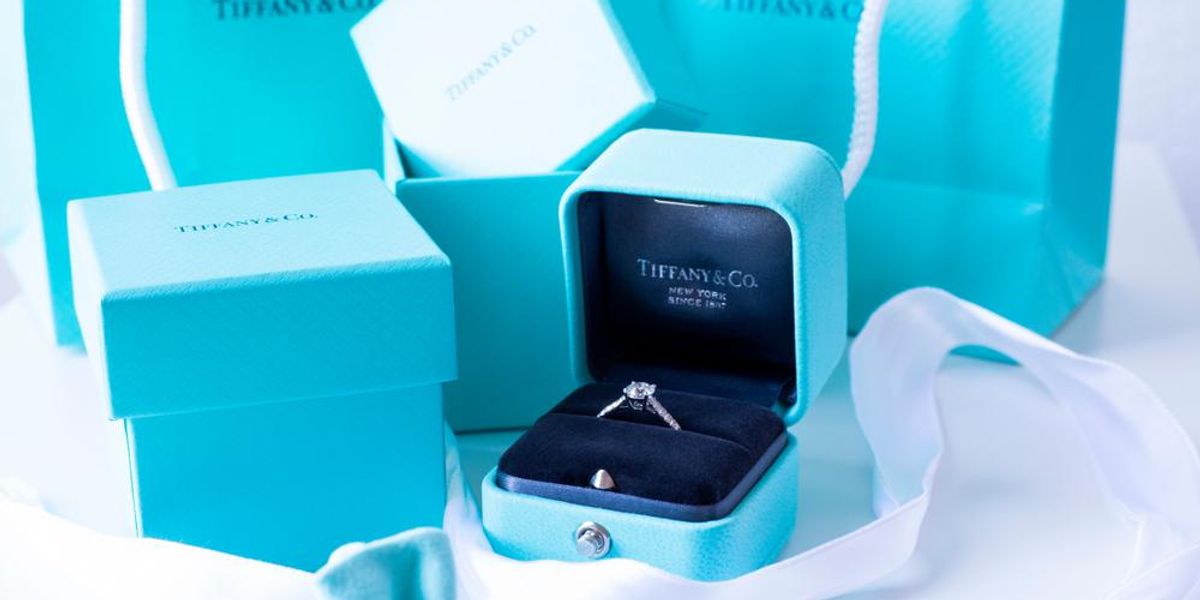 Tiffany & Co ékszerek a márka ikonikus kék dobozában