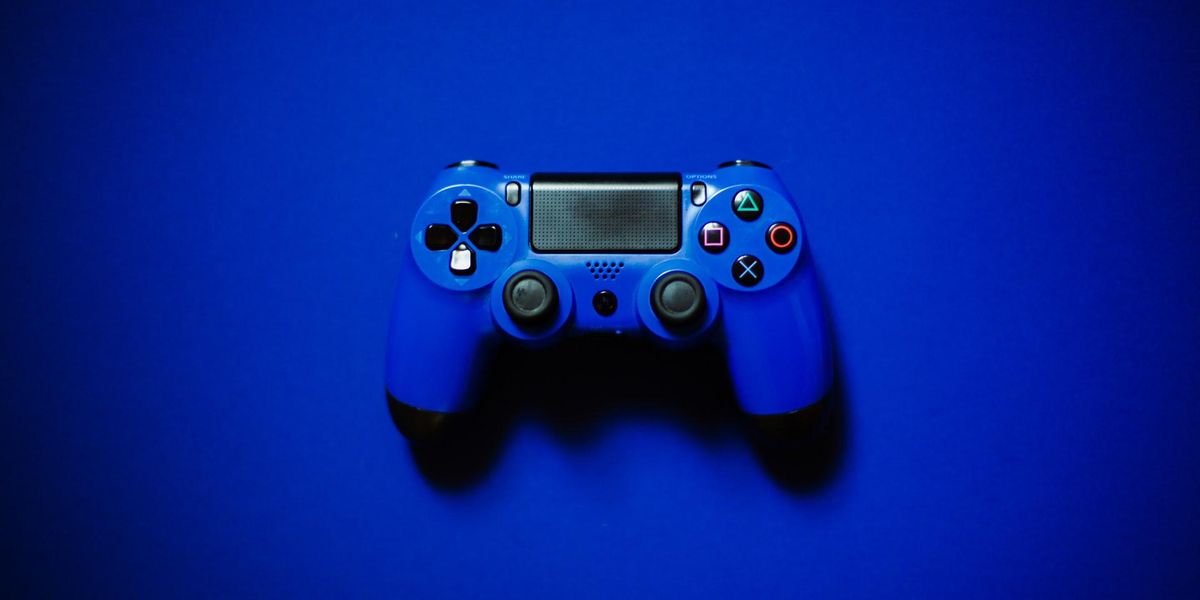 Kék PlayStation 4 vezérlő