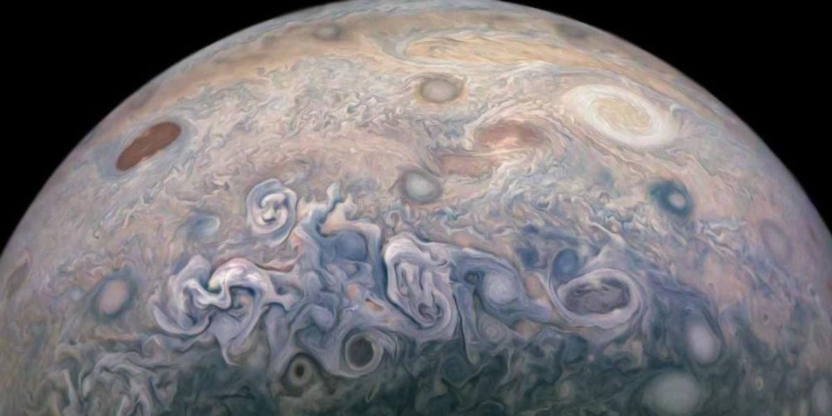 A Jupiter felszínén tomboló viharok