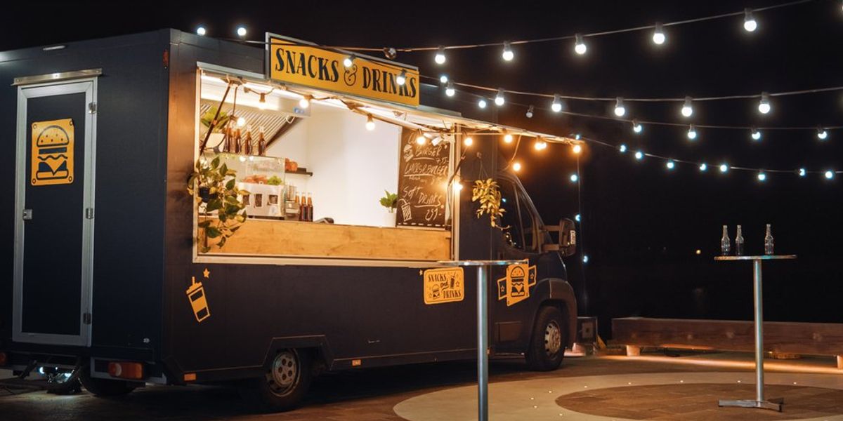 Kivilágított food truck