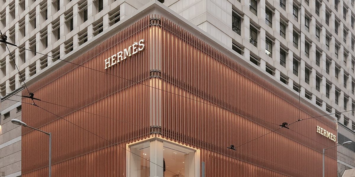 Újabb őrület – ilyen lett a Hermès 40 ezer forintos díszborítékja