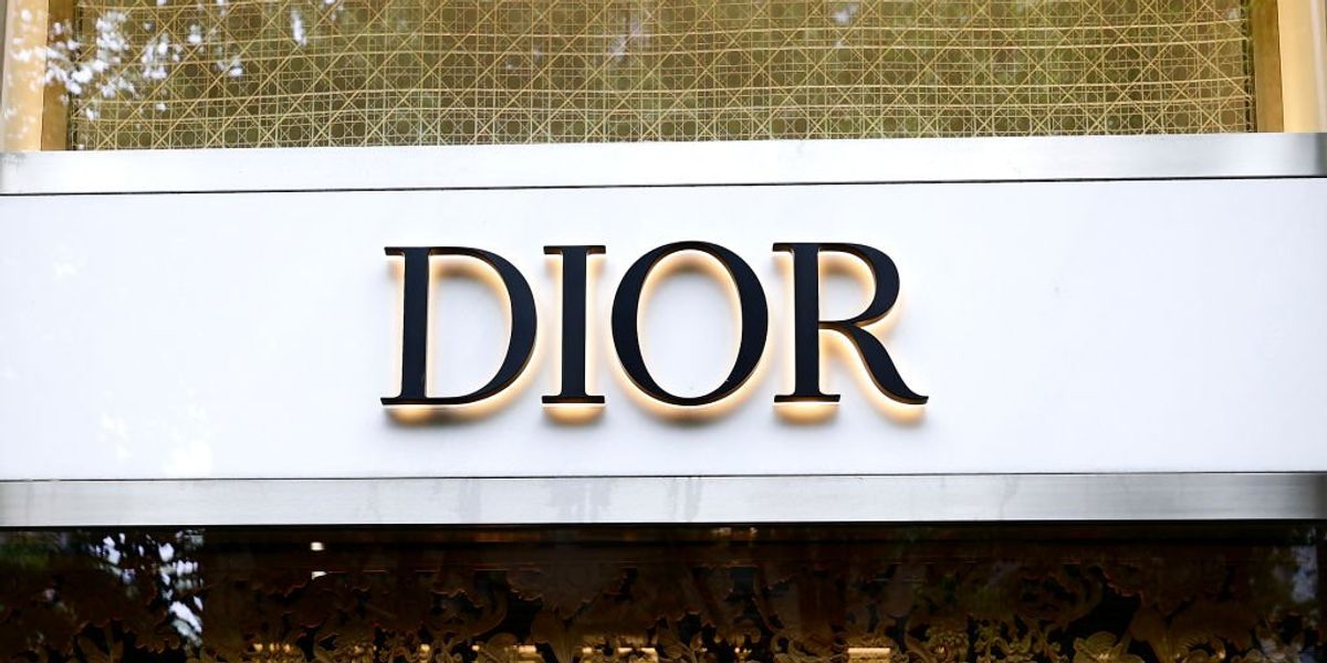 A Dior logója az egyik zürichi üzletén 