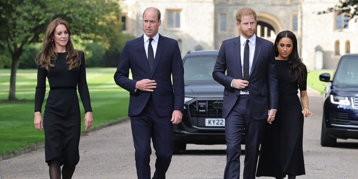 Katalin walesi hercegné, Vilmos walesi herceg, Harry, Sussex hercege és Meghan, Sussex hercegnője Erzsébet királynő temetésén 2022. szeptember 10-én Windsorban