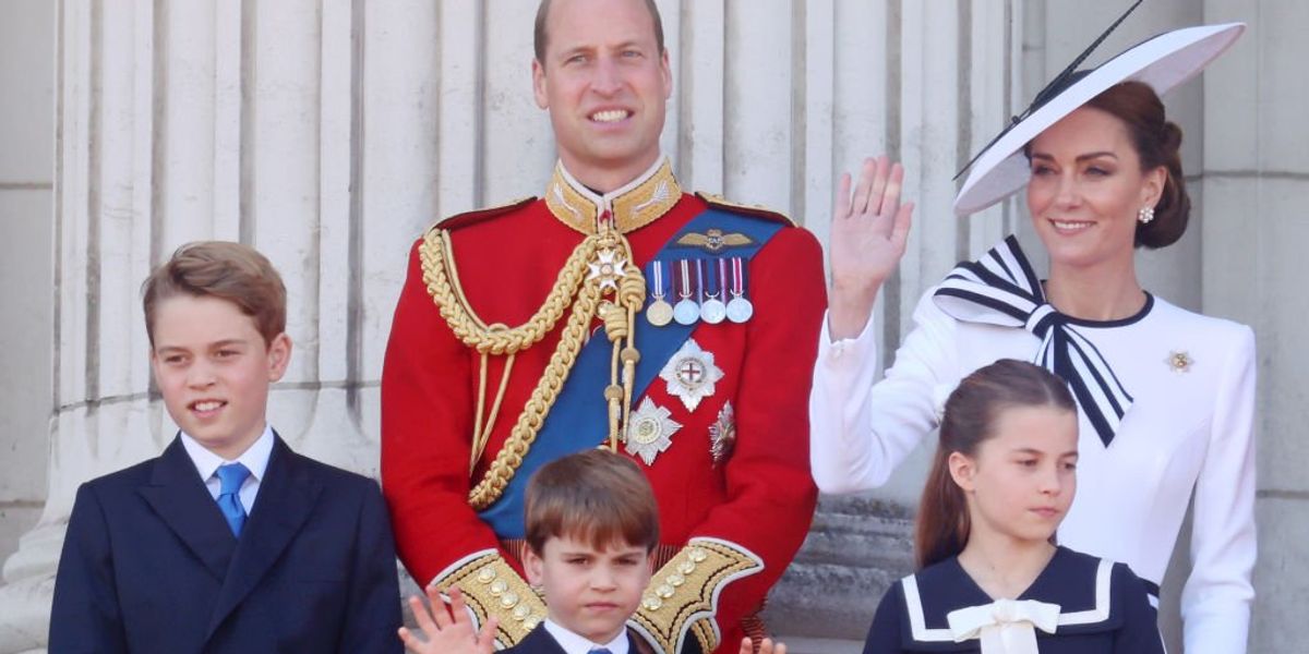 György walesi herceg, Vilmos walesi herceg, Lajos walesi herceg, Sarolta walesi hercegnő és Katalin walesi hercegné a londoni Buckingham-palota erkélyén 2024. június 15-én a Trooping the Colour esemény alkalmából