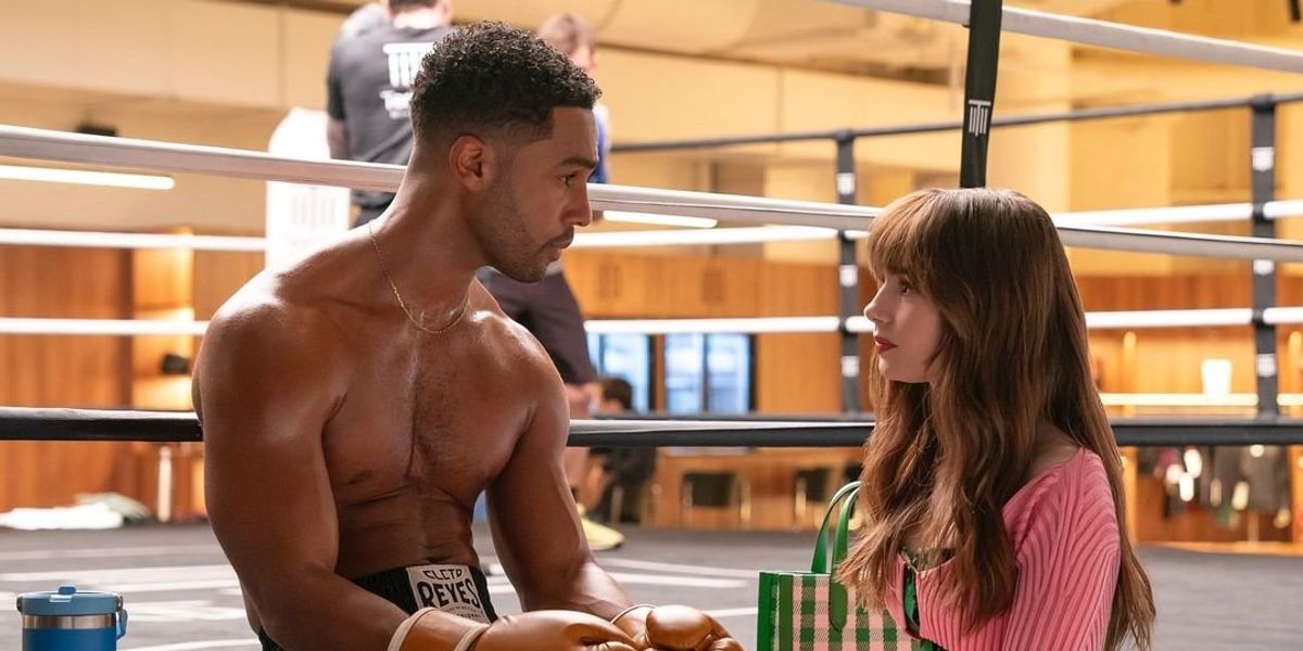 Lucien Laviscount és Lily Collins az Emily Párizsban című sorozat 4. évadában