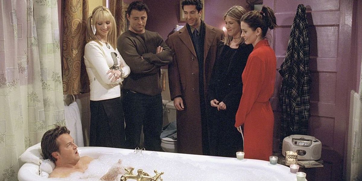 Matthew Perry, Lisa Kudrow, Matt LeBlanc, David Schwimmer, Jennifer Aniston és Courteney Cox a Jóbarátok című sorozatban