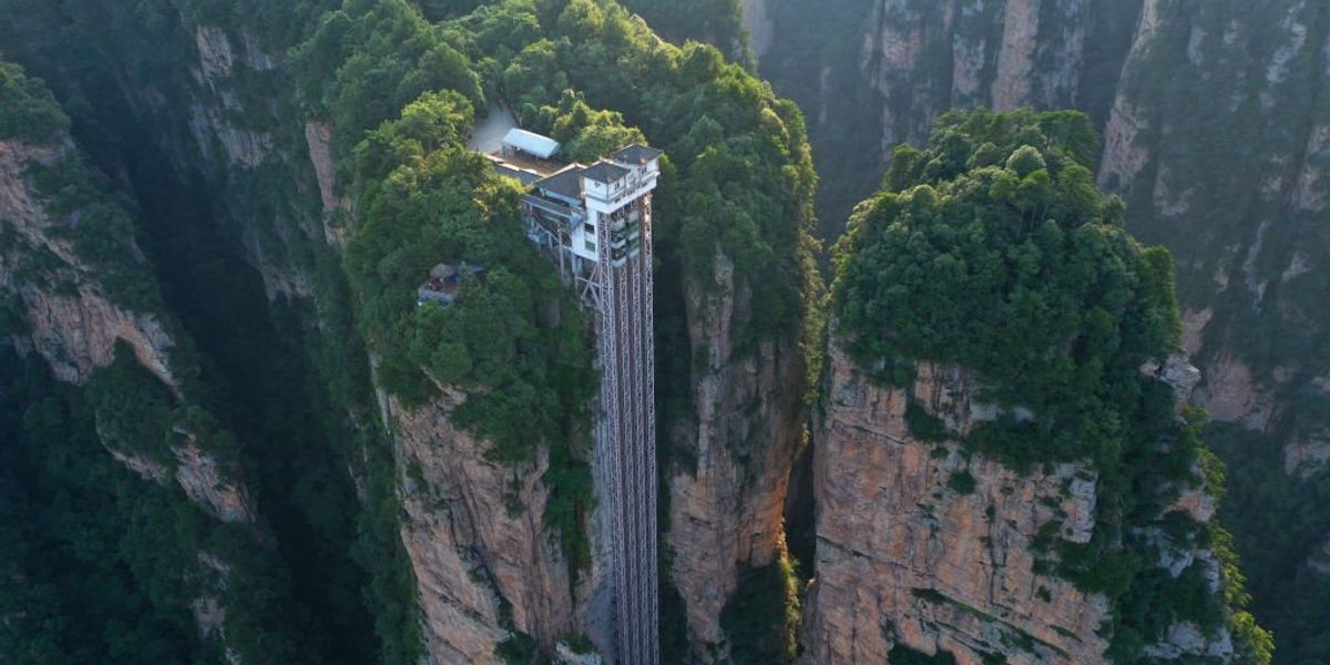 A Bailong Elevator a kínai Hunan tartományban