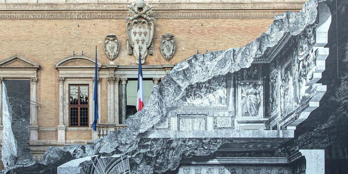 Új külsőt kapott a római Farnese palota JR street art művész munkájának köszönhetően