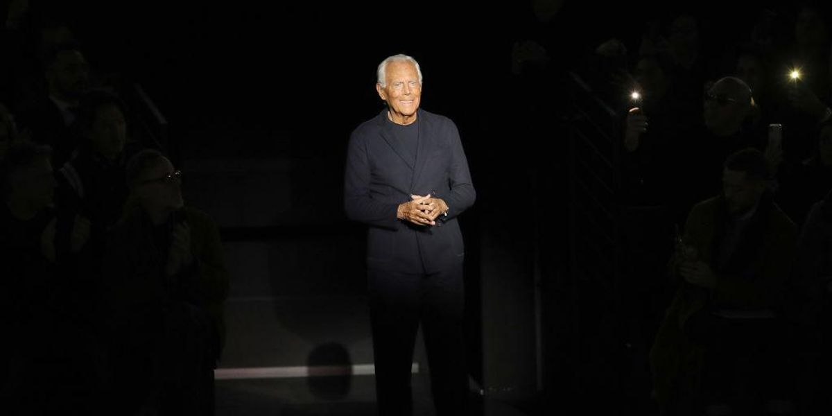 Giorgio Armani új kollekciója divatbemutatóján Milánóban, 2020. január 13-án