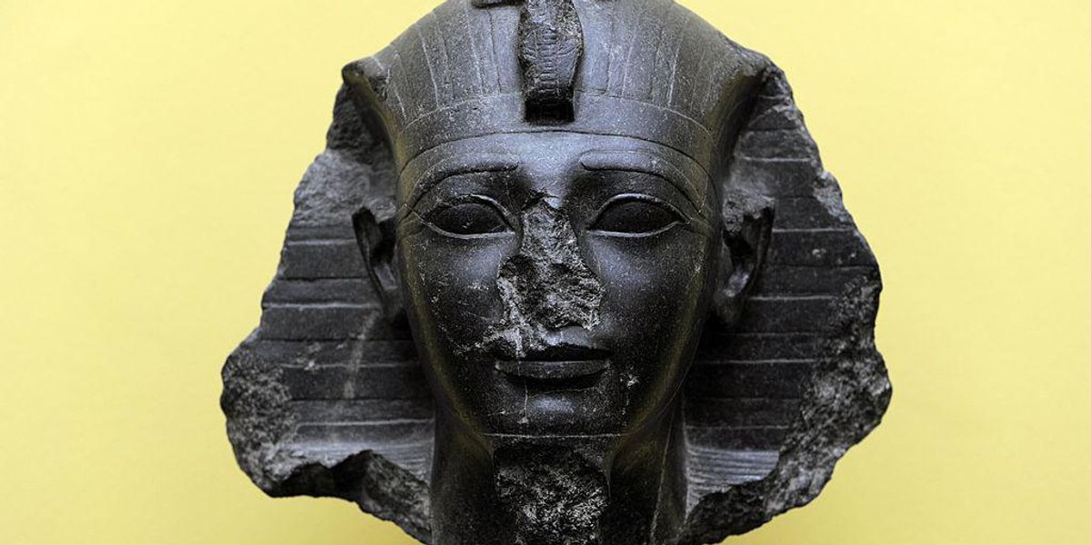II. Amenhotep fáraó mellszobra a dániai Carlsberg Glyptotek Múzeumban