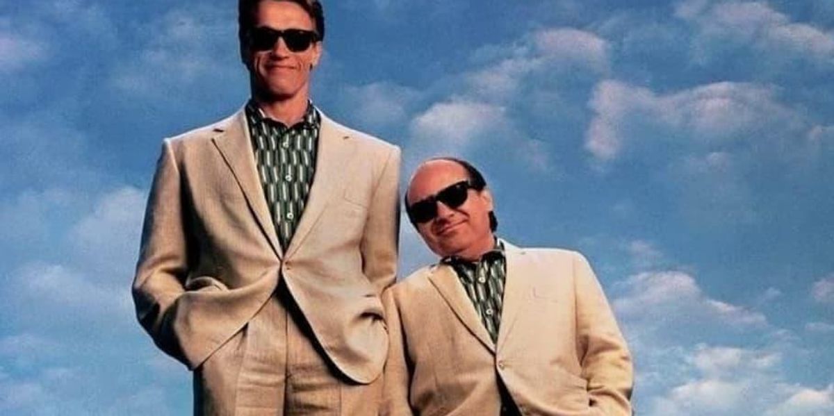 Arnold Schwarzenegger és Danny DeVito az Ikrek című filmben