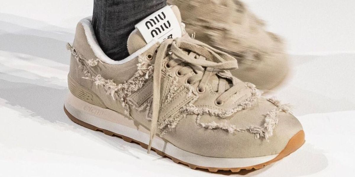 A Miu Miu és a New Balance együttműködésének egyik darabja