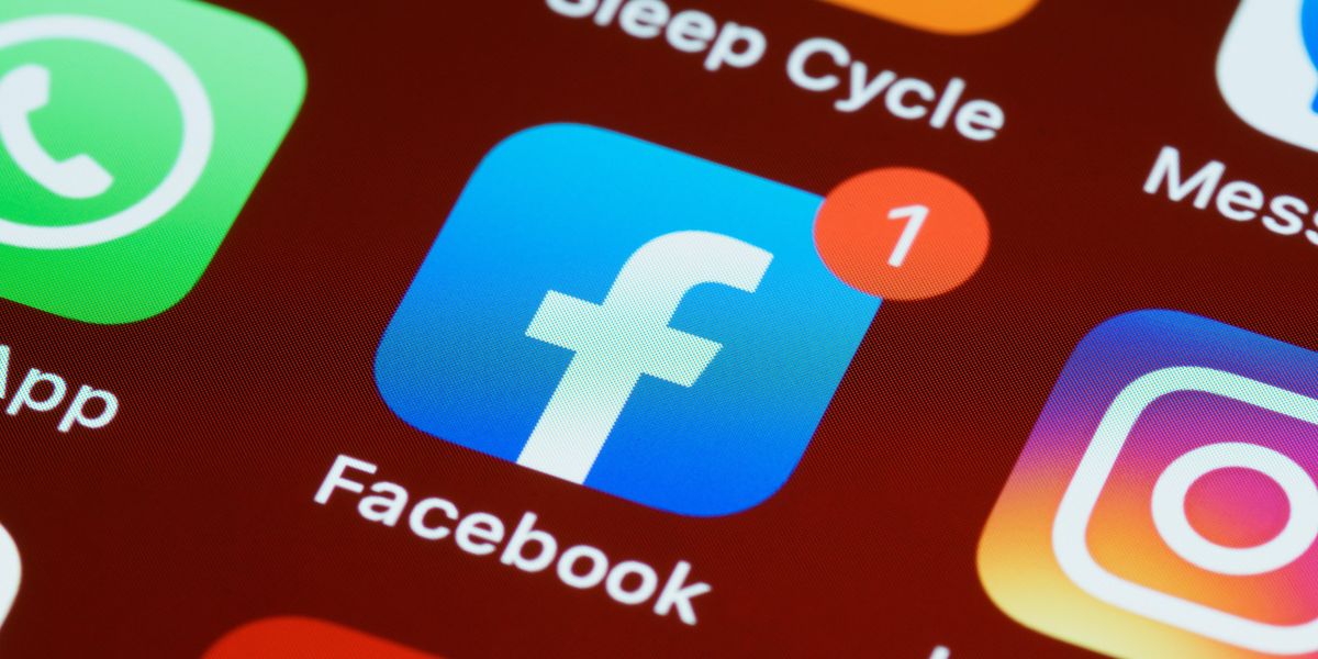 Facebook, Instagram és Whatsapp telefonos ikonok