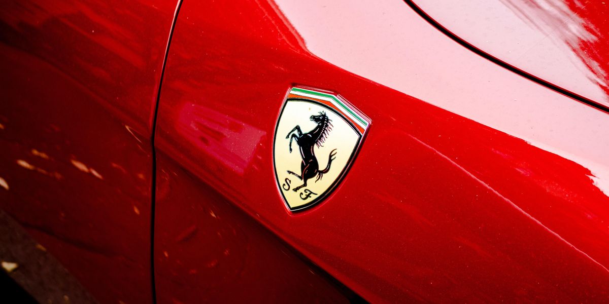 red Ferrari emblem