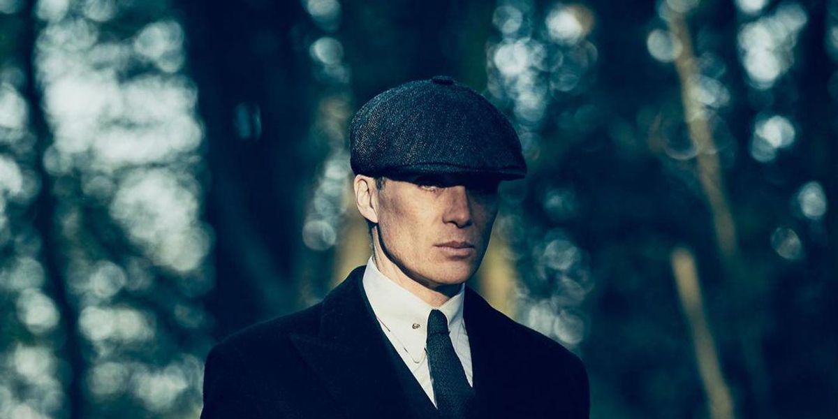 a Peaky Blinders című sorozat főszereplője, ​Cillian Murphy