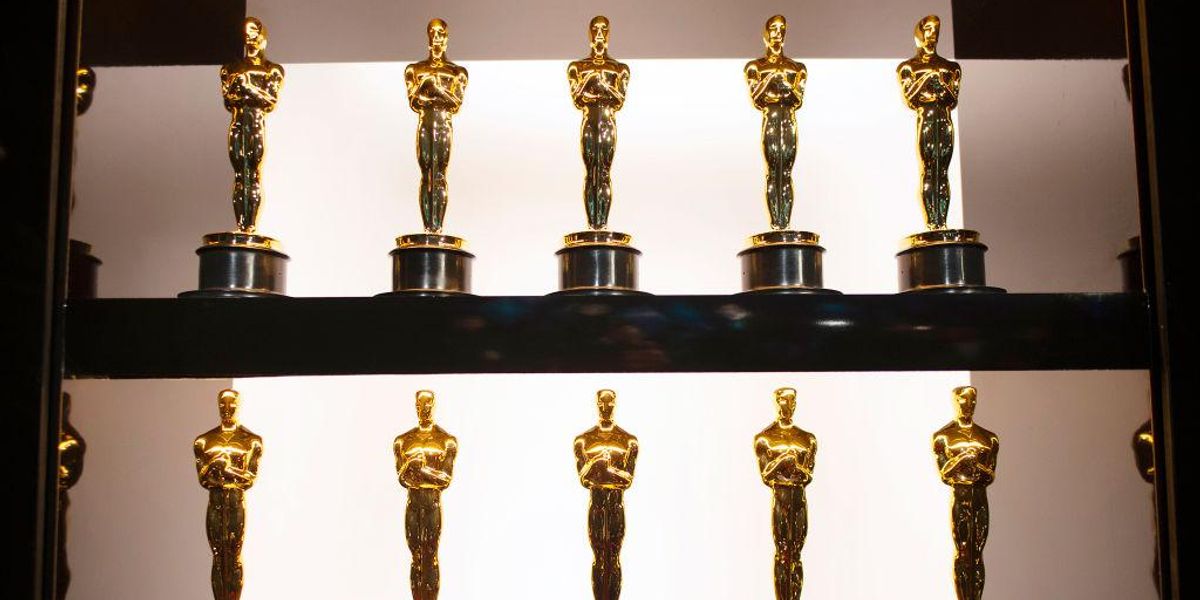 Oscar-díjak sorakoznak egymás mellett