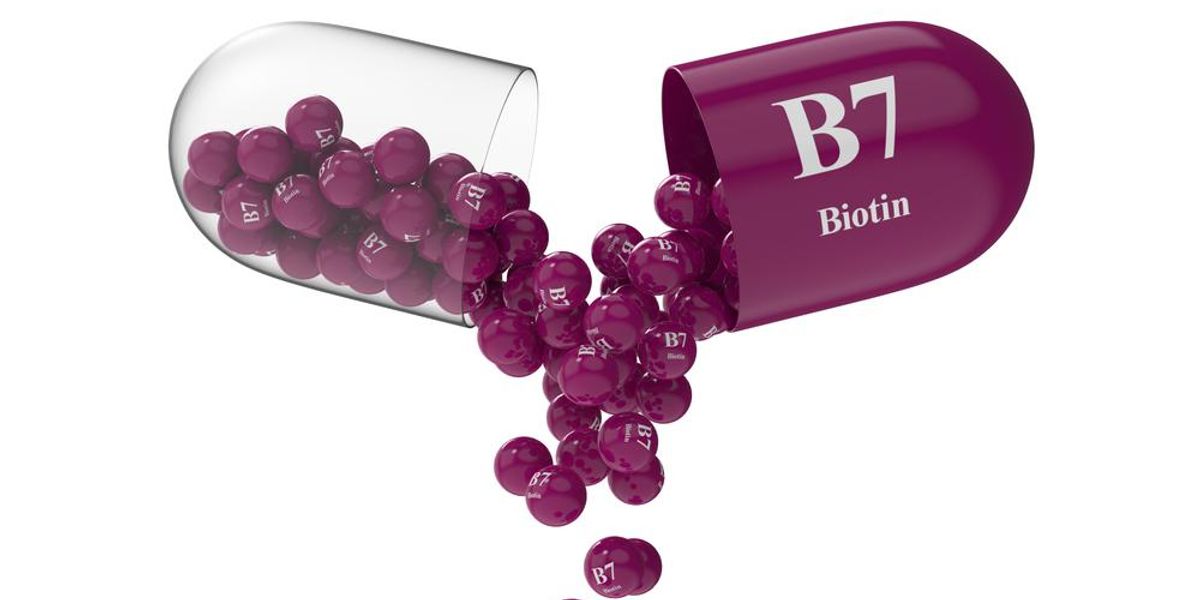 B7-vitamint, más néven biotint tartalmazó kapszula