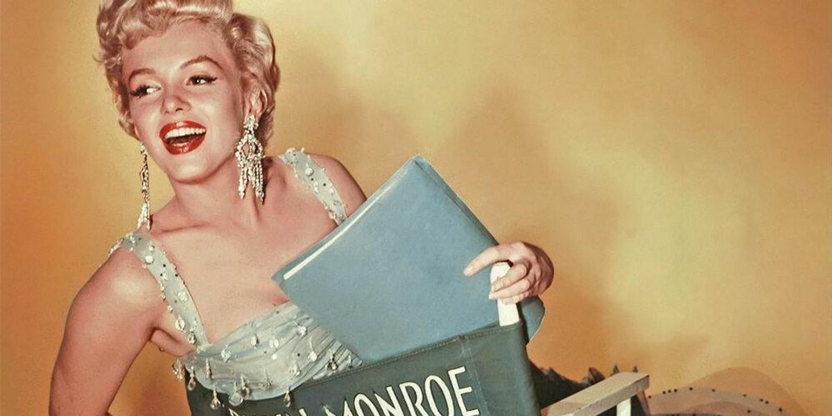 Marilyn Monroe egy forgatásokon használt, nevével ellátott székben