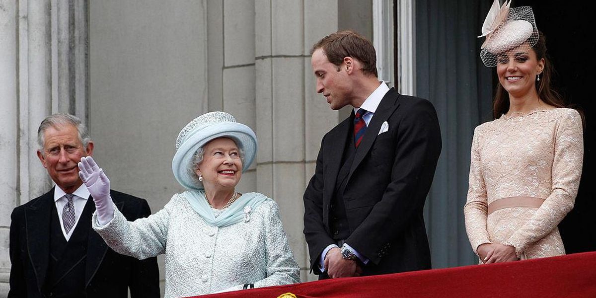 Károly walesi herceg, II. Erzsébet brit uralkodó, Vilmos cambridge-i herceg és Katalin cambridge-i hercegné