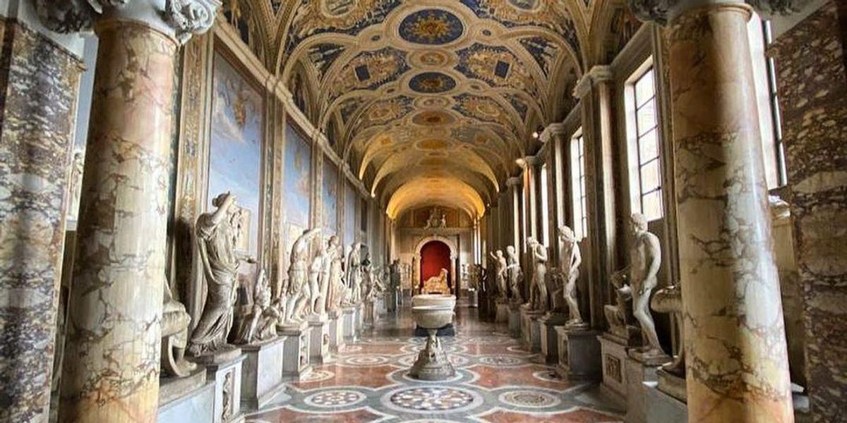 A Vatikáni Múzeum egyik kiállítóterme
