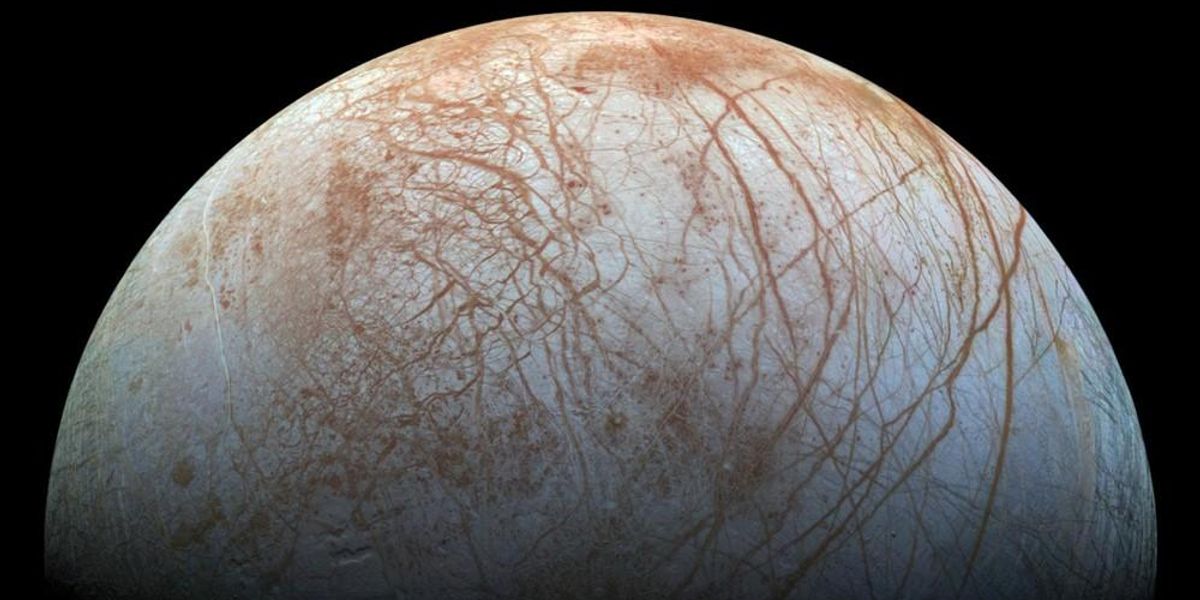 A Jupiter jeges holdjáról, az Europáról készített kép