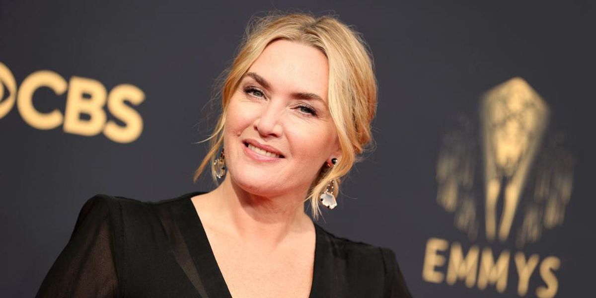 Kate Winslet a 73. Primetime Emmy-díjátadón a L.A. LIVE-ban 2021. szeptember 19-én Los Angelesben