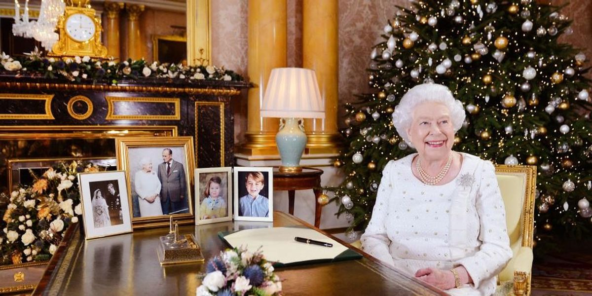 A néhai Erzsébet királynőről egy karácsonyi fotó