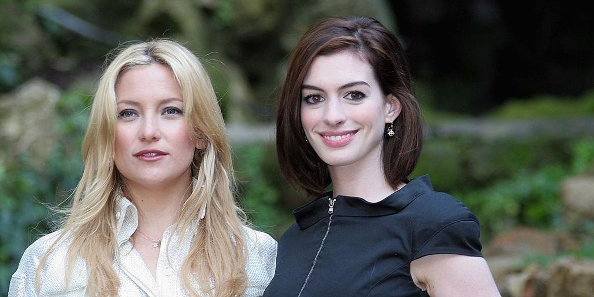 Anne Hathaway és Kate Hudson A csajok háborúja című film fotózásán 2009. január 17-én, Rómában