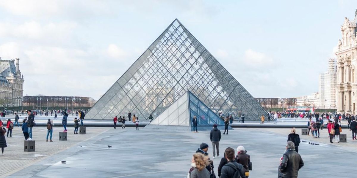 A párizsi Louvre