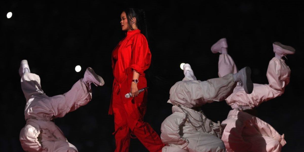 Rihanna a Super Bowl félidei műsorában