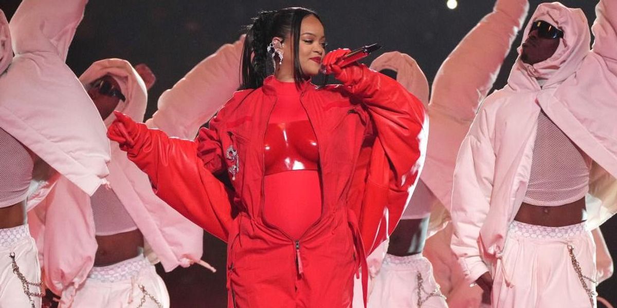Rihanna a 2023-as Super Bowl félidei műsorában