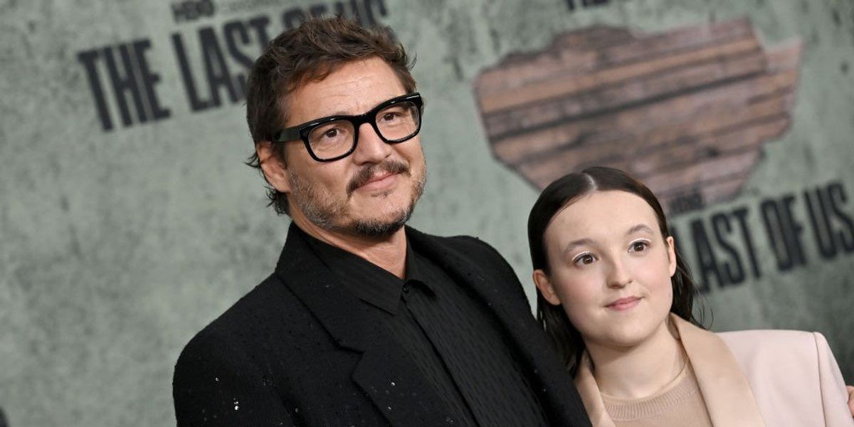 Bella Ramsey és Pedro Pascal