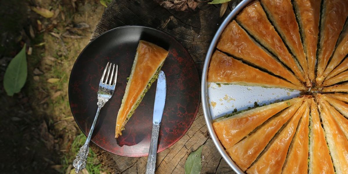 Sós pisztáciás pite torta formában