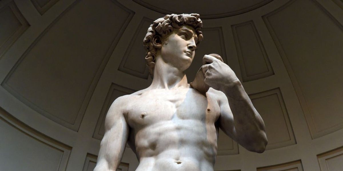 Özönlenek Firenzébe a Dávid szoborhoz a botrány után