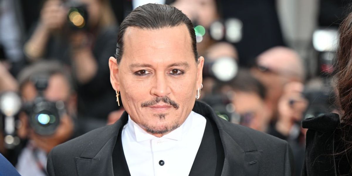 Johnny Depp a Jeanne du Barry című film vetítésén a 76. Cannes-i Filmfesztiválon 2023. május 16-án