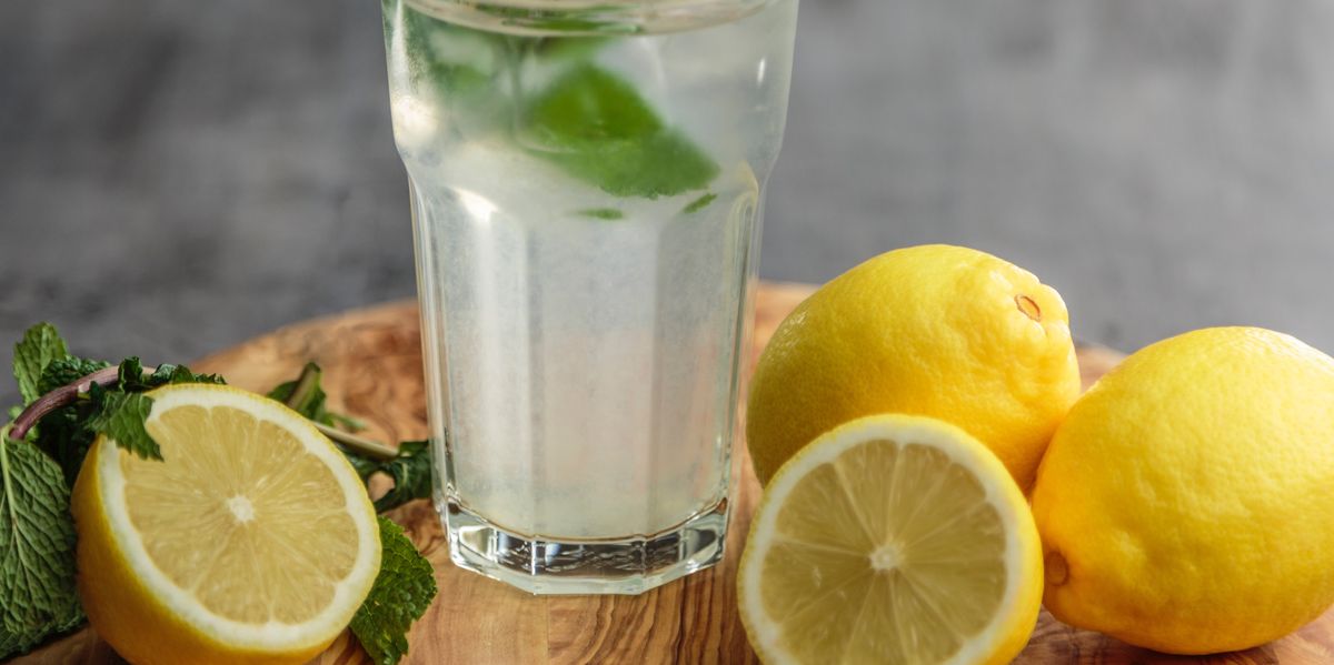 limonádé, pohár, citrom, menta, tálca