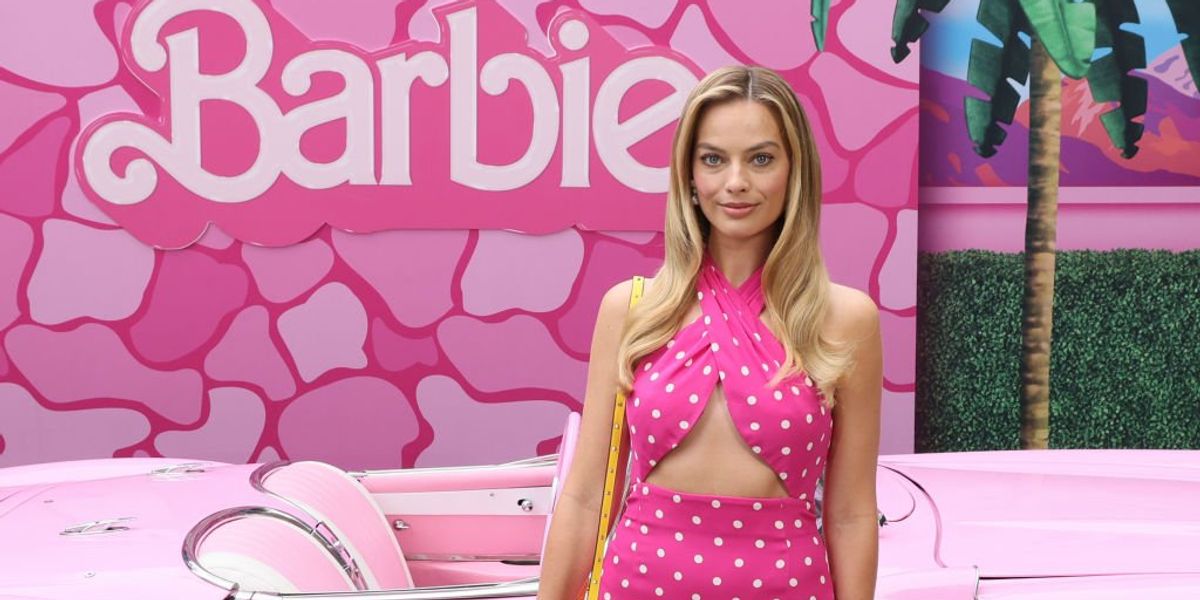 Margot Robbie a Barbie című film sajtótájékoztatóján és fotózásán a Los Angeles-i Four Seasons Hotel Beverly Hillsben 2023. június 25-én