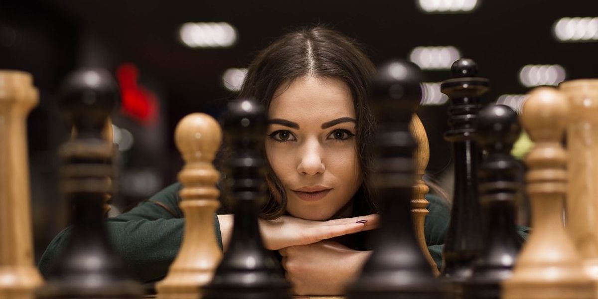 sakkozó nő