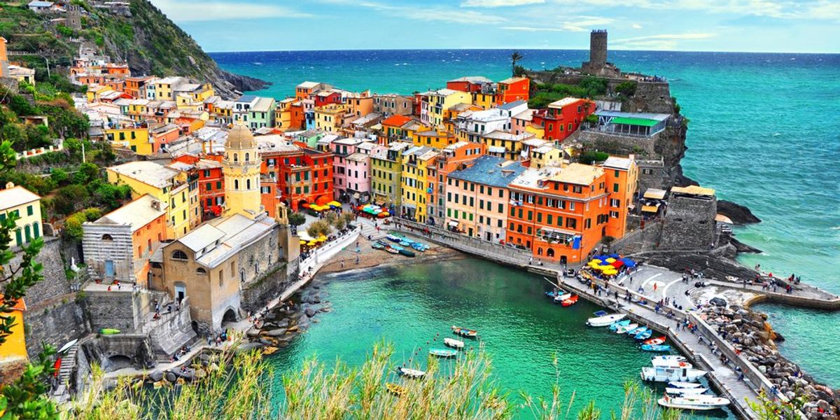 Vernazza, az olaszországi Cinque Terre-t alkotó öt falu egyike