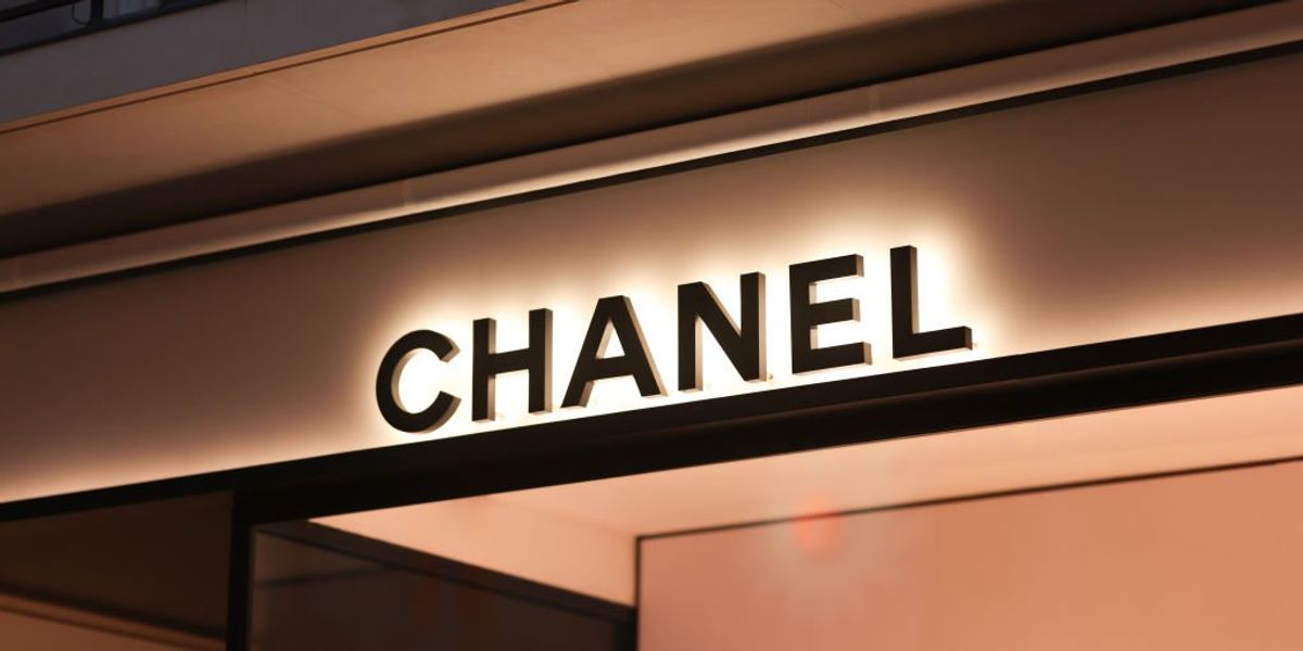 Chanel boltjának felirata