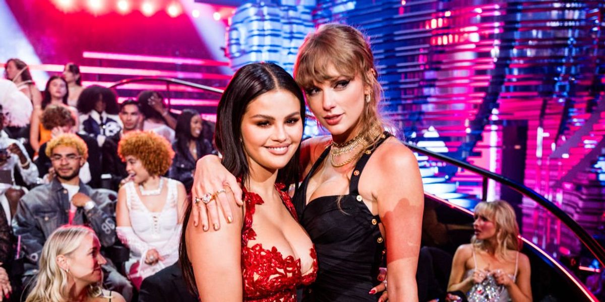 Selana Gomez és Taylor Swift az MTV VMA-n
