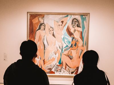Picasso képe egy kiállításon