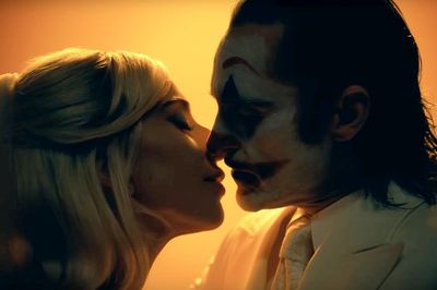 Lady Gaga és  Joaquin Phoenix a Joker című filmben