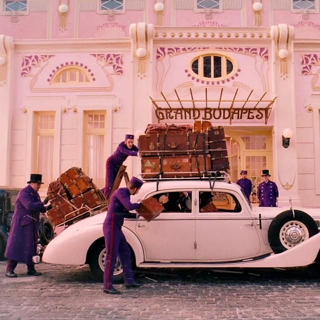 Jelenet Wes Anderson The Grand Budapest Hotel című filmjéből.