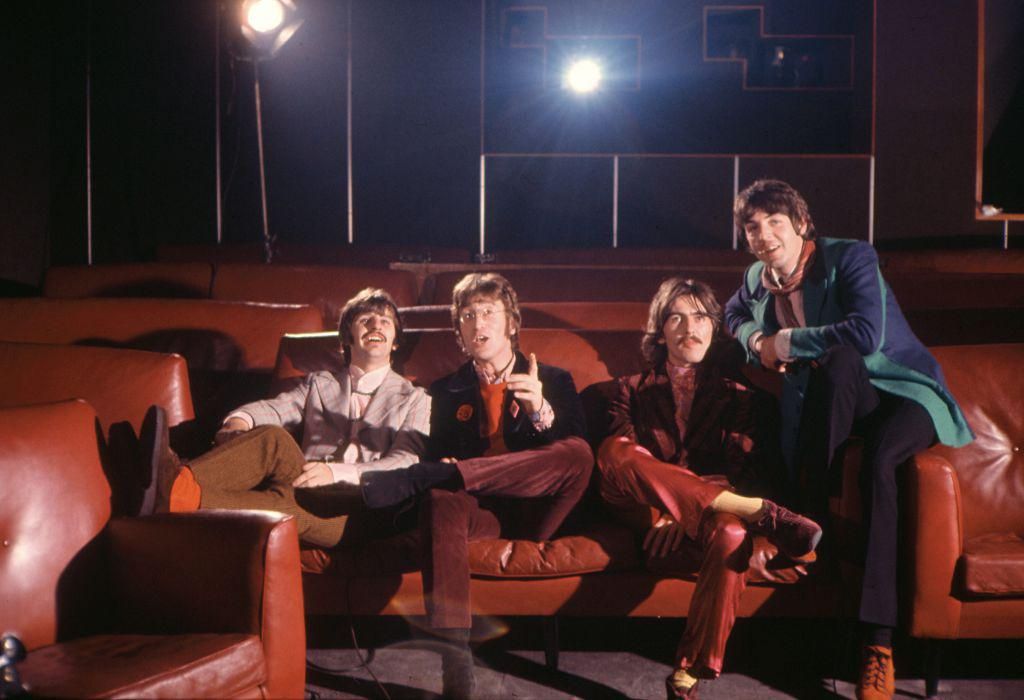 A Beatles a TVC animációs stúdiójában Londonban, 1967. november 6-án, ahol a Yellow Submarine című szám elkészítéséről szóló Mod Odyssey című rövidfilmben vettek részt.