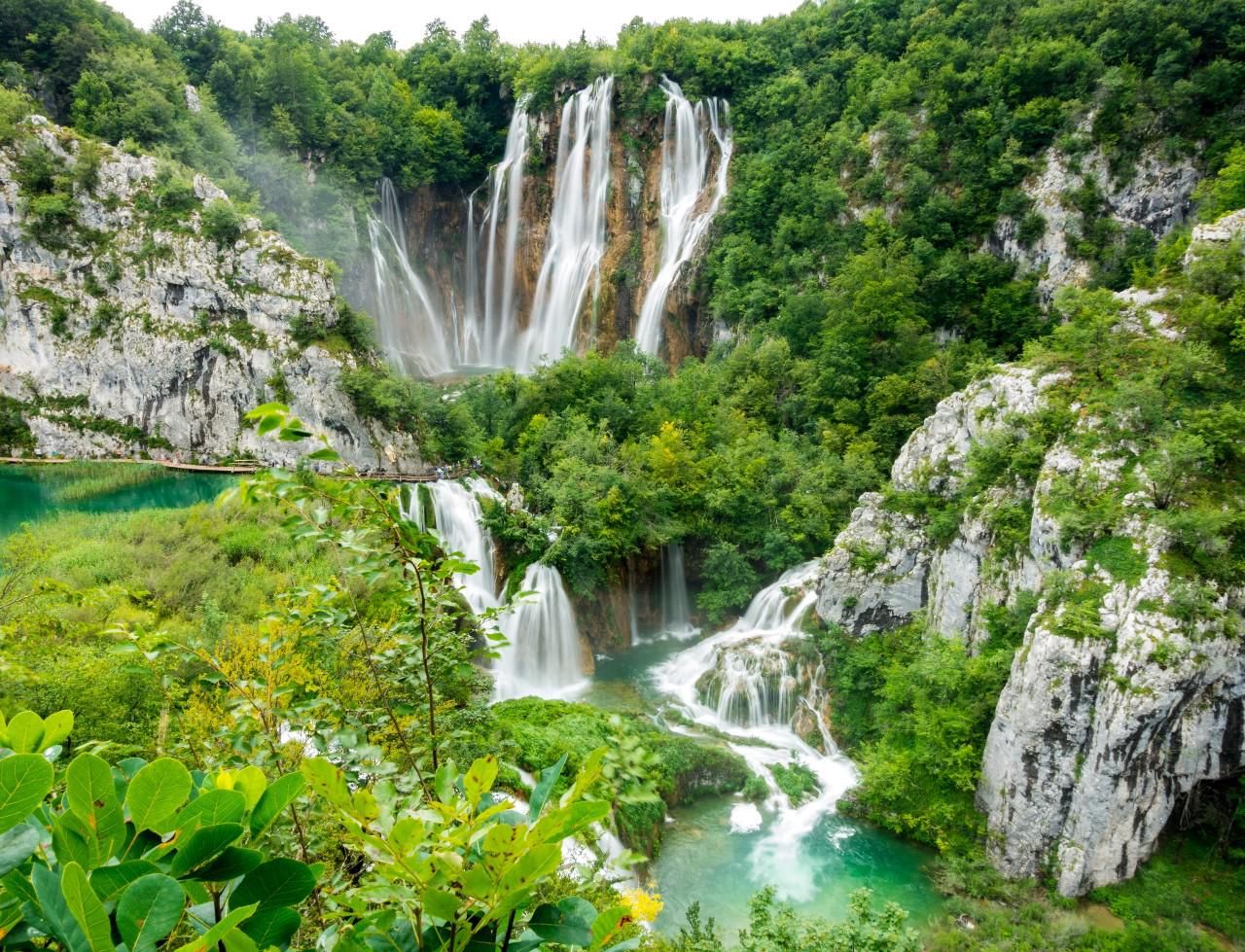 Vízesések a horvátországi Plitvicei-tavak Nemzeti Parkban