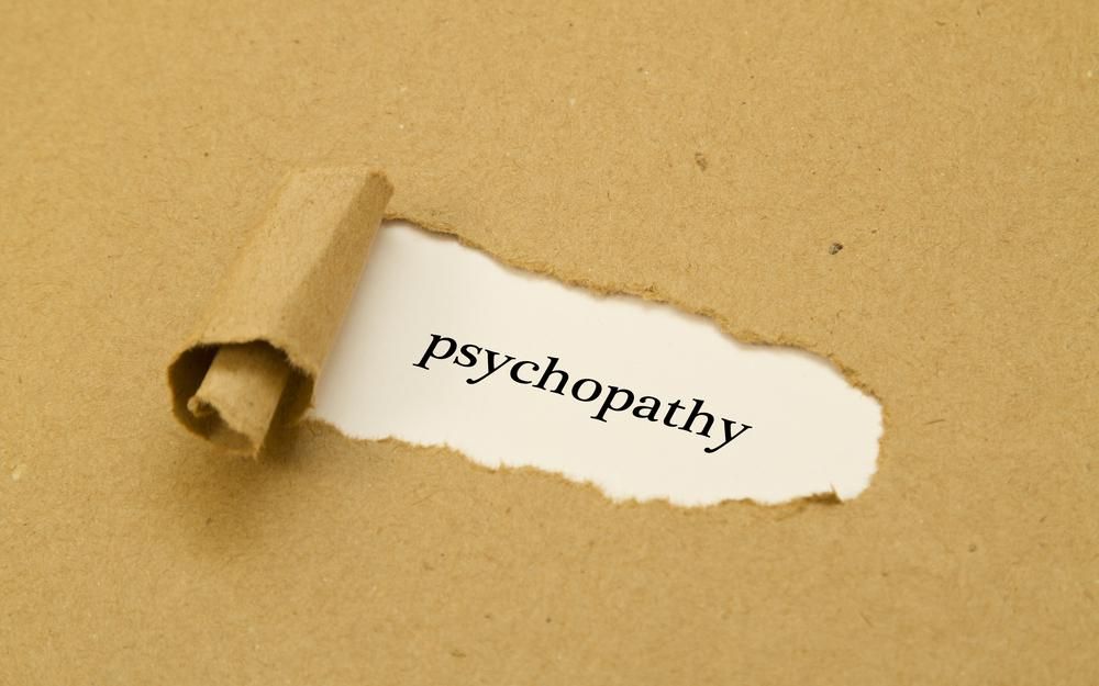 Szakadt papír alá írva a pszichopátia szó